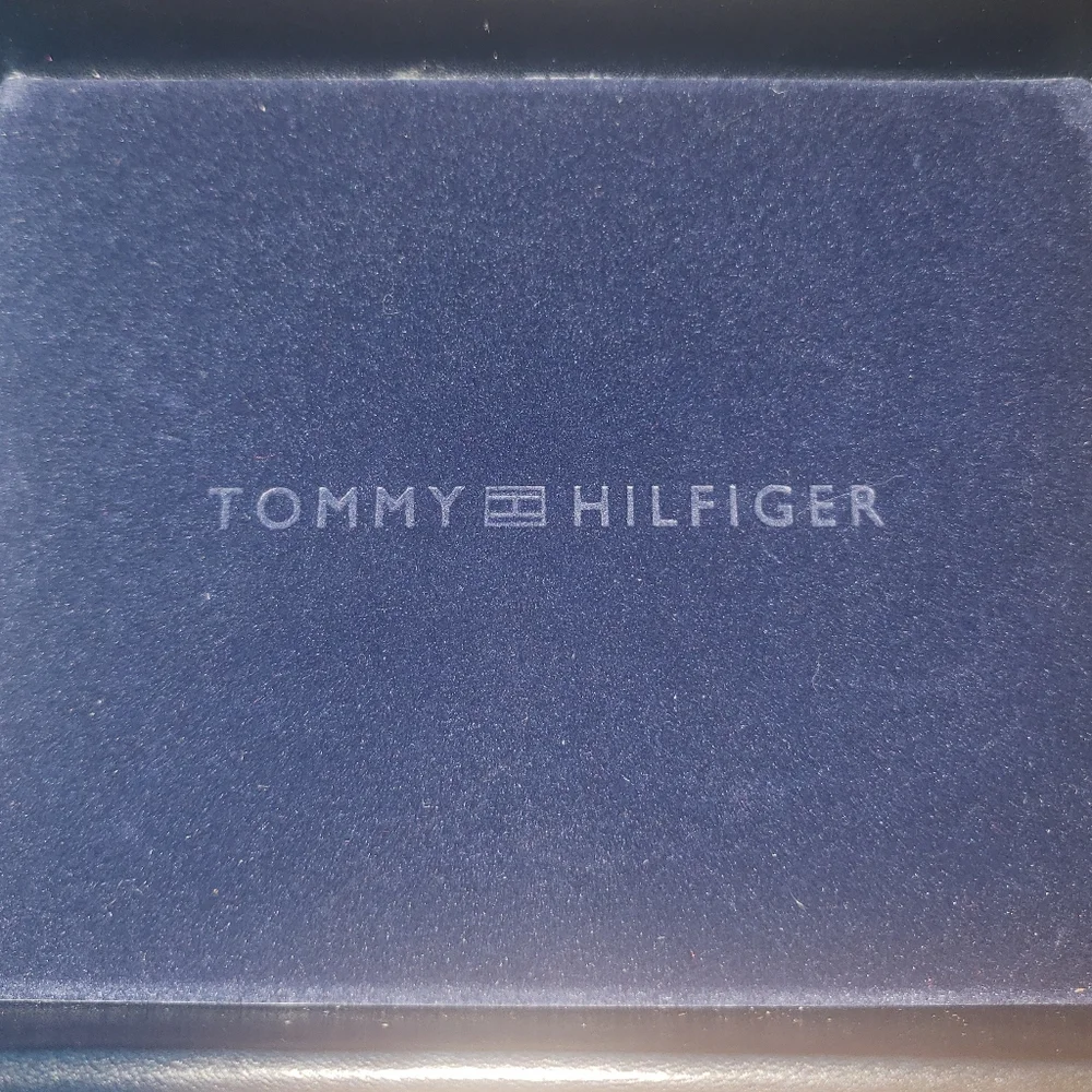 Tommy Hilfiger Tan Leather Wallet with Signature Stripe & Bonus Valet NIB